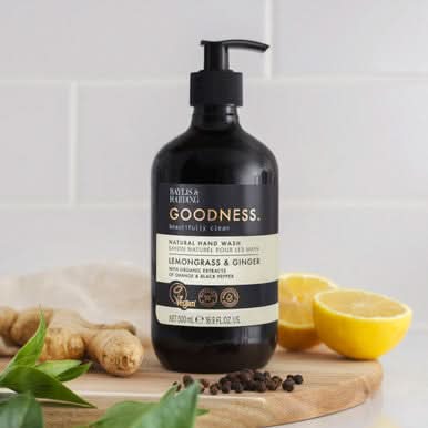 Baylis & Harding Kindness+ Vitamin C Brighten/Glow Hand Wash 500ml - Image 2