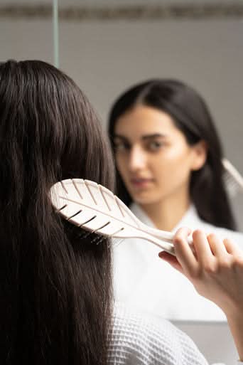 So Eco Detangling Leaf Brush - Image 2